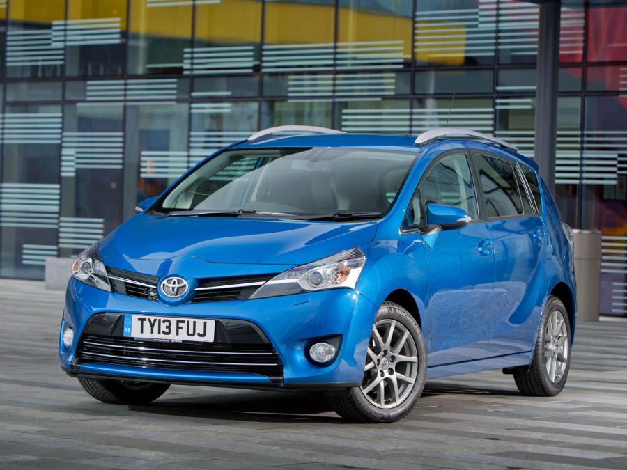  Toyota Verso 2013 года  (UK) (фото 18 из 27)